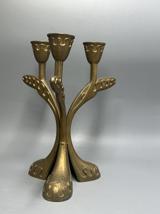 Bougeoir en laiton de style Art déco à motif floral, milieu du siècle