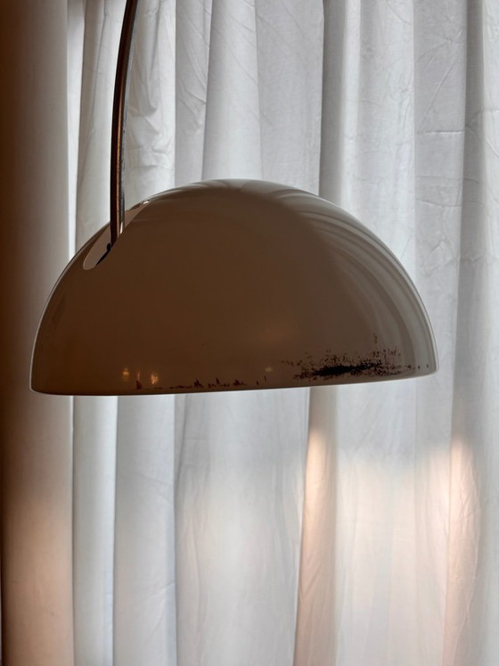 Image 1 of Lampada da terra Coupé Ad Arco Joe Colombo per Oluce, design vintage in cromo bianco