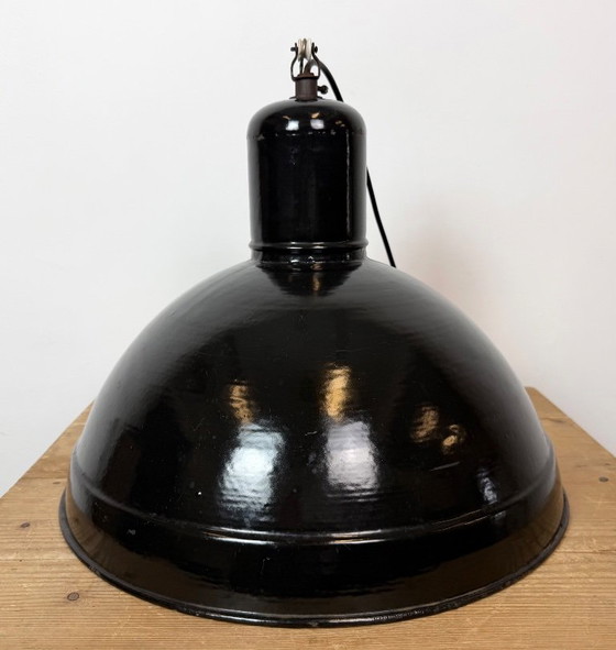 Industrial Black Enamel Factory Pendant Lamp, 1950s – Iron (photo 12 of 18)