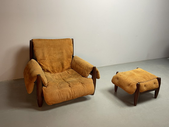 Image 1 of Sillón y reposapiés de mediados de siglo en color coñac, Sergio Rodríguez, años 70.