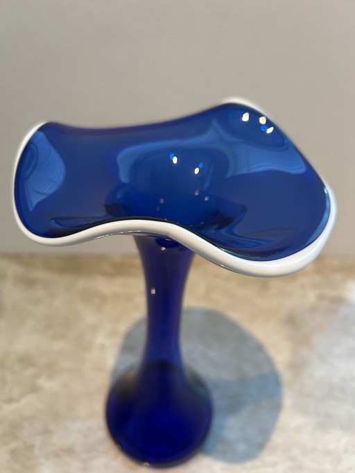 Mondgeblazen kobaltblauwe vaas