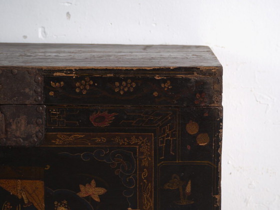 Malle ancienne peinte en bois de pin – Chine, circa 1900 – Armoires de rangement, Iron (photo 36 of 40)