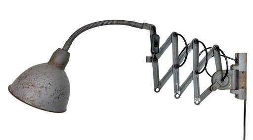 Grijze industriële wandlamp met flexibele arm van Elektroinstala, jaren 60.