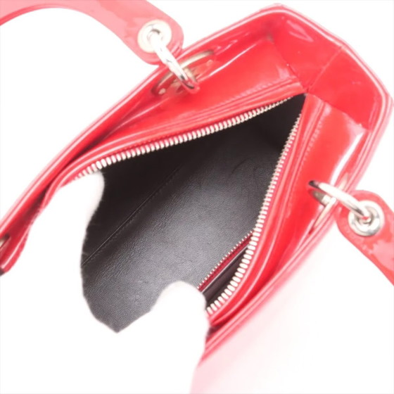 Lady Dior Mediana roja de charol – Christian Dior, Bolsos de mano, Cuero (photo 8 of 15)