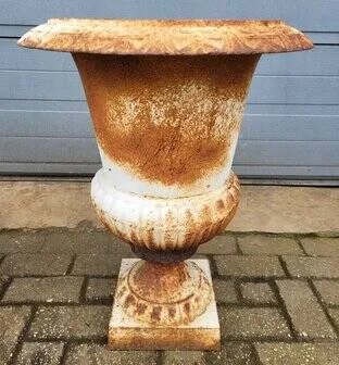 Brocante gietijzeren urn voor tuin plantenbak, Wit, Vintage (foto 2 van 7)