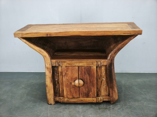 Console en Bois Massif Rustique Asiatique des Années 70, Buffet Primitif Sculpté à la Main