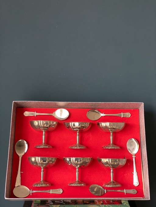 Set of 6 vintage dessert coupes with matching spoons