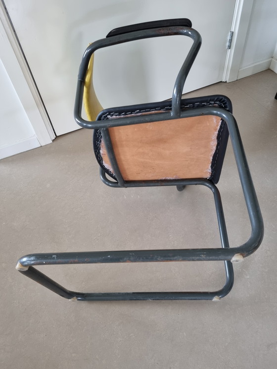 Image 1 of Sedia con telaio tubolare e base a slitta