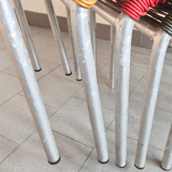 Image 1 of SET VAN 5 VINTAGE SCOUBIDOU FAUTEUILS UIT 1950, GEMAAKT VAN ALUMINIUM EN PLASTIC DRAAD.