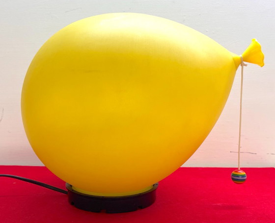Lampe de Table Ballon Jaune, Yves Christin pour Bilumen, Années 80, Bilumen Yves Christin, Plastique, Modern (photo 4 sur 6)
