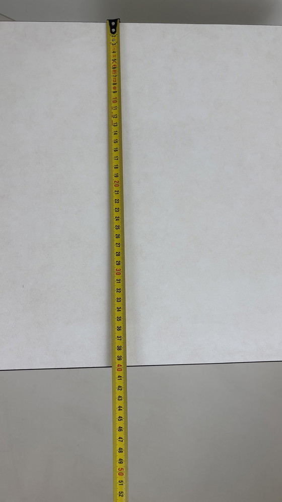 Image 1 of Tavolino/pilastro vintage in marmo da esposizione a forma di cubo