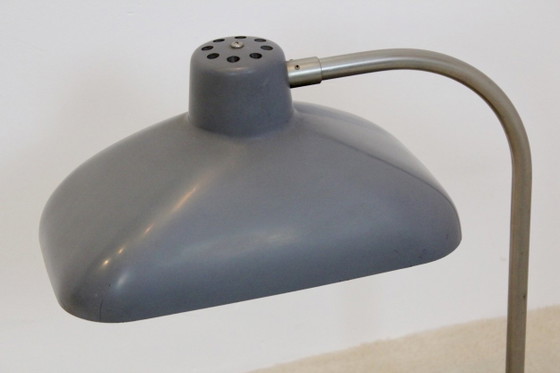 XL Desk Lamp in Steel, Bakelite and Oak-Wood, polished steel, Grey (photo 2 of 8)