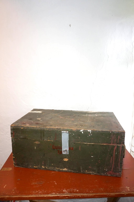 vintage swedish military trunk * olive green wooden storage chest * explosive vara tpki d crate * rustic scandinavian army box