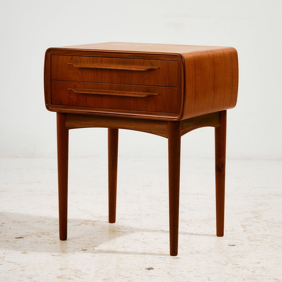 Image 1 of MK11125 Table de nuit en teck par Johannes Andersen pour CFC Silkeborg