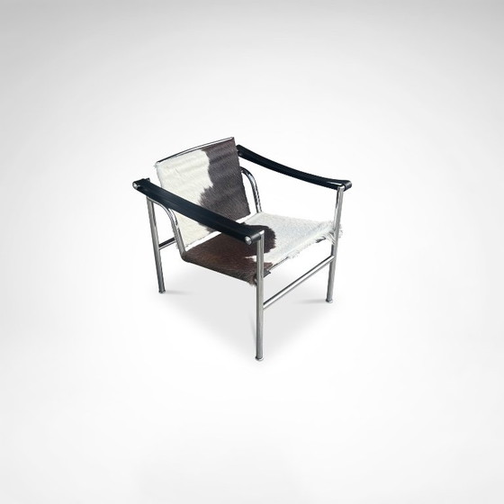 Poltrona LC1 in pelle di cavallino di Le Corbusier et al. per Cassina, anni '80. – Poltrone, Leather, Metal (photo 4 of 10)