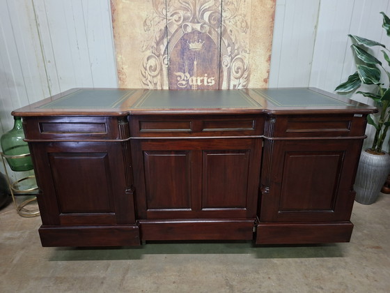 Image 1 of Klassiek Engels bureau, schrijftafel, desk met ingelegd leer afm: 180x80cm en 80cm hoog.

