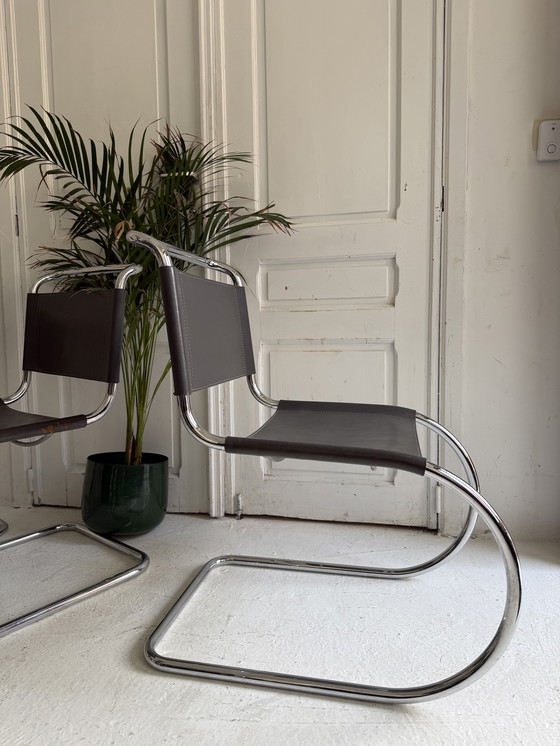 Image 1 of 6 vintage stoelen Mies van der Rhode