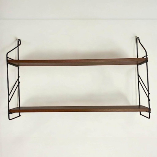 Kleines Mid Century String-Regal mit zwei Regalböden. Original 1960er Jahre String / Leiter - Regal im Stil von WHB, Nissen und 