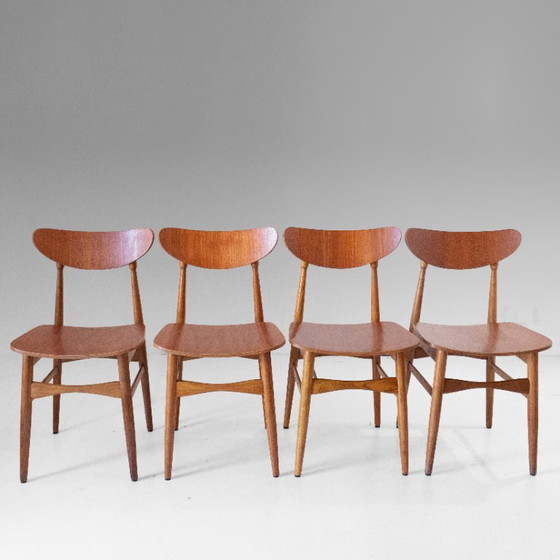 1x Scandinavische houten eetkamerstoelen in de stijl van Hans Wegner, set van vier – Wood, Mid Century Modern (photo 2 of 13)