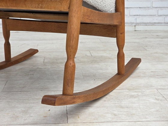 Anni '70, design scandinavo, sedia a dondolo con schienale alto, rivestita. – Sedie a dondolo, Tessile, Legno (photo 2 of 24)