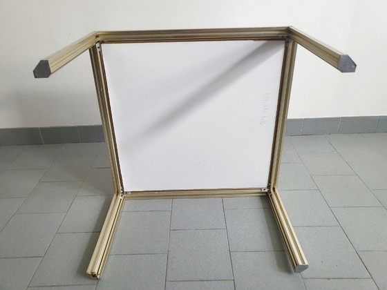 Image 1 of Vintage vierkante salontafel/bijzettafel uit de jaren 60 van aluminium en formica.