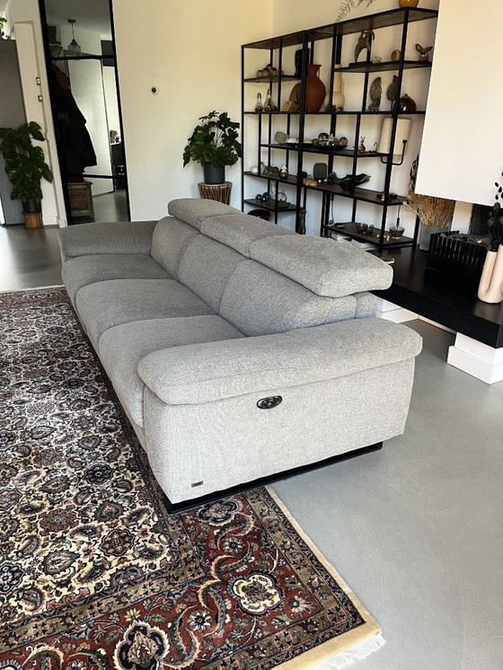 Image 1 of Hermoso sofá de 3 plazas tapizado en gris Zitmaxx