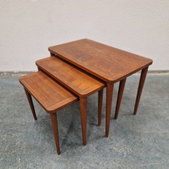 Image 1 of Ensemble de table basse et tables d'appoint vintage danoises Mimiset