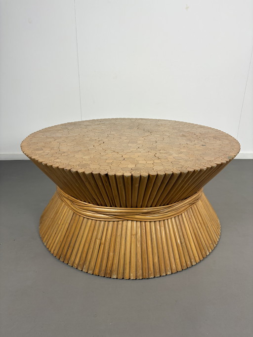 Tavolino vintage di Elinor e John McGuire in bambù e rattan, anni '70.