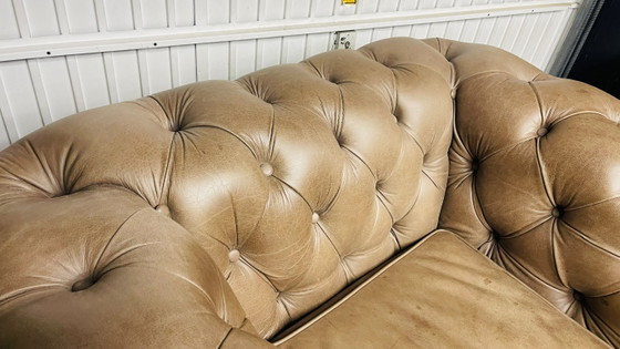 Magnifique Fauteuil Chesterfield XL Cuir Véritable – 125 Cm – Leather, Wood (photo 6 of 10)