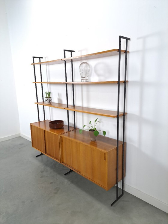 Image 1 of Parete componibile Omnia, Hilker, teak e acciaio nero con ripiani e contenitori