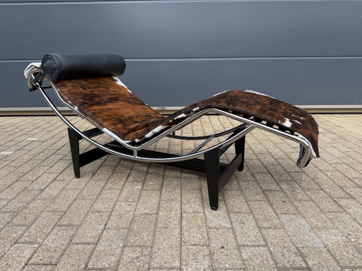 Cassina LC4 Le Corbusier Cowkin original todavía en PERFECTO estado