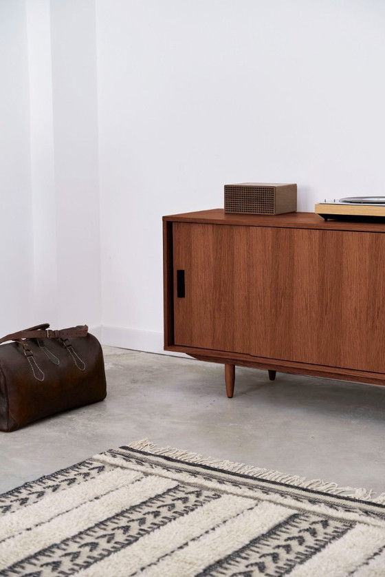 Image 1 of Schuifdeurkast gebeitst teakhout T-S06