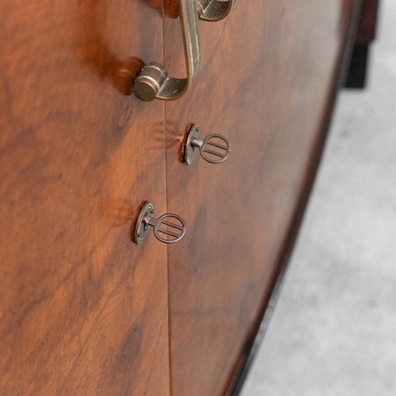 Image 1 of CREDENZA ART DÉCO VINTAGE IN RADICA DI NOCE – MOBILE SIDEBOARD DESIGN ANNI ’30