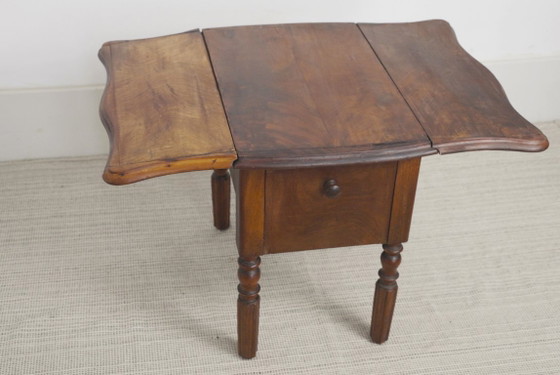 Antique French Pembroke Drop Leaf Table, Walnut Veneer Extendable End Table With Drawers, French Provincial (photo 23 of 41)