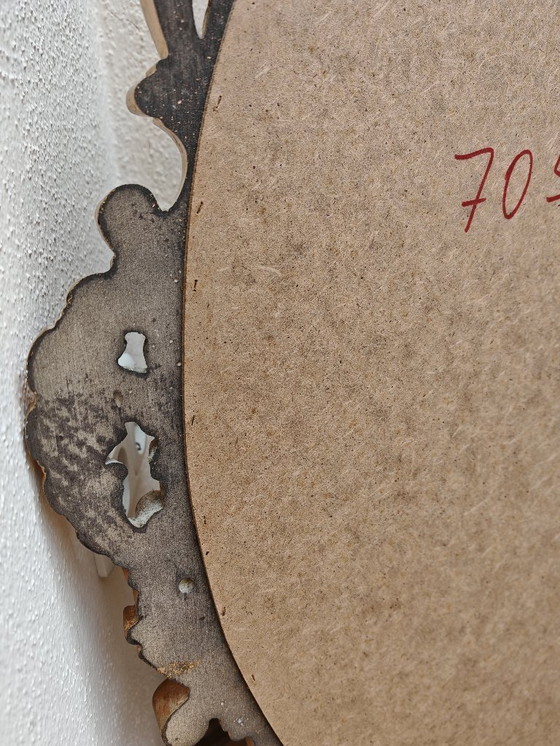 Image 1 of Ovale spiegel met gouden houten lijst uit een nalatenschap