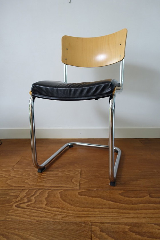 Thonet Mart Stam S 43 (5 x) – Eetkamerstoelen, Leather, Wood (photo 22 of 26)