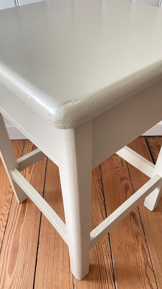 Image 1 of Sgabello vintage in legno verniciato beige
