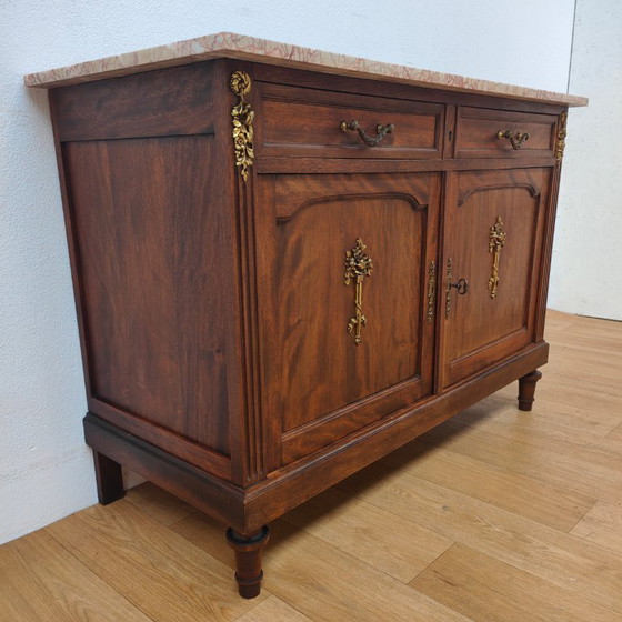 Image 1 of Credenza, cassettiera, comò e mobile da bagno vintage e antichi con piano in marmo.