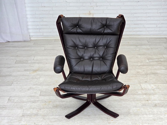 Image 1 of Jaren 70, Noors ontwerp van Sigurd Ressel, loungestoel model "Falcon".