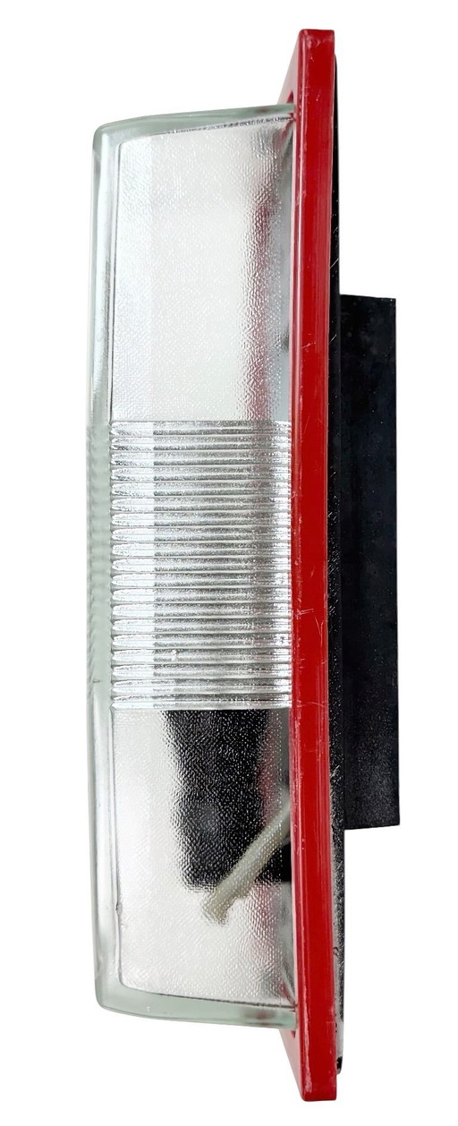 Applique murale industrielle rouge en bakélite d'Elektrosvit, années 1970