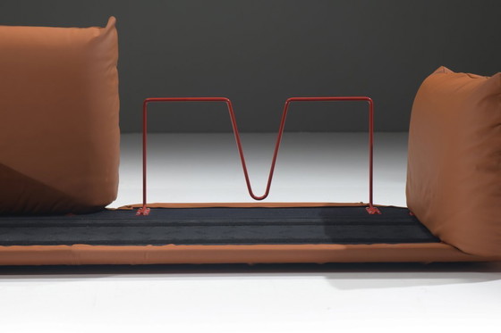 Image 1 of Splendido divano Marenco XL in pelle color cognac disegnato da Mario Marenco per Arflex Italia.