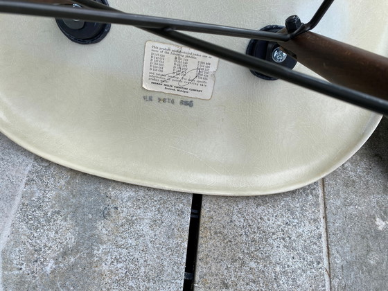 Image 1 of Set of 4 Eames Herman Miller Vintage DSW Fiber Walnut Chairs