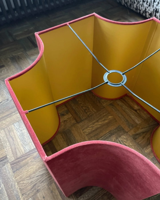 Image 1 of Abat-jour en velours rouge