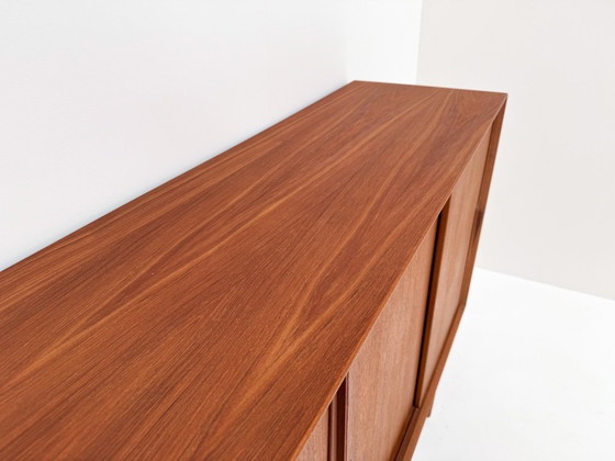 Image 1 of Credenza Omann Jun modello 19 di Gunni Omann, Danimarca, anni '60