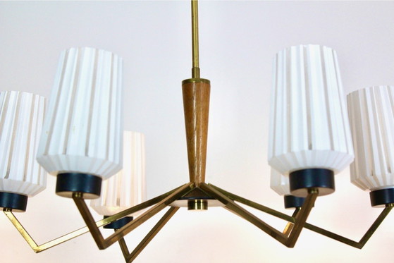 Lampadario in Ottone, Legno e Vetro Opalino (foto 8 di 12)