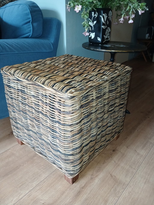 Reposapiés de ratán de Rivièra Maison – hockers en poefs, Rattan, Wood
