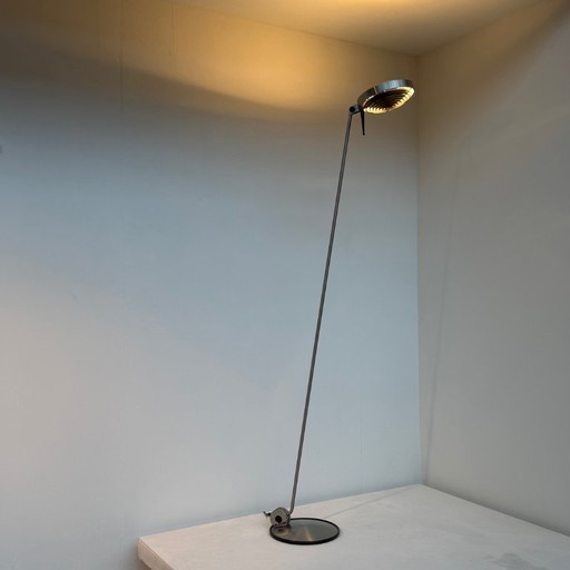 Elle LED floor lamp by Lumina