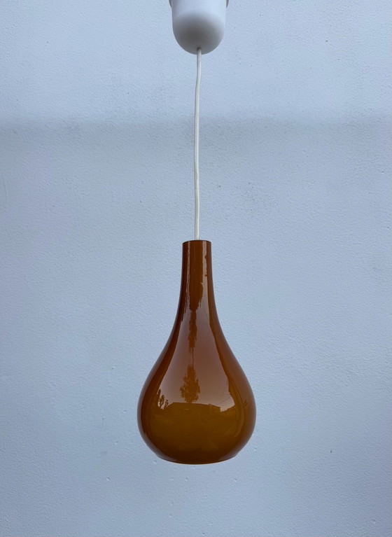 Amber opaline drop Pendant lamp 70s – Glass (photo 7 of 10)