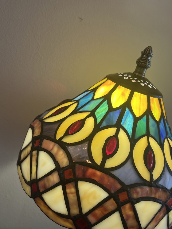 Image 1 of Vidrieras Tiffany Twenties Style Lámpara de mesa Motivo de plumas de pavo real