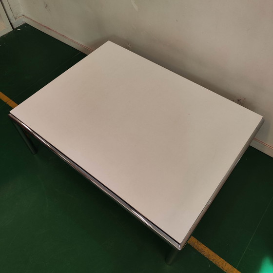 Image 1 of Tavolino da caffè vintage bianco cromato